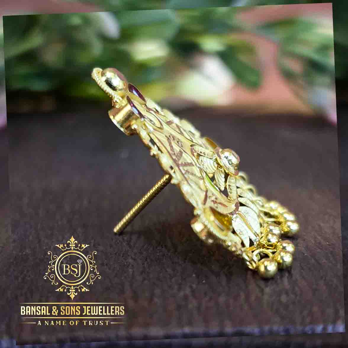 21. Gold earring - Image 3