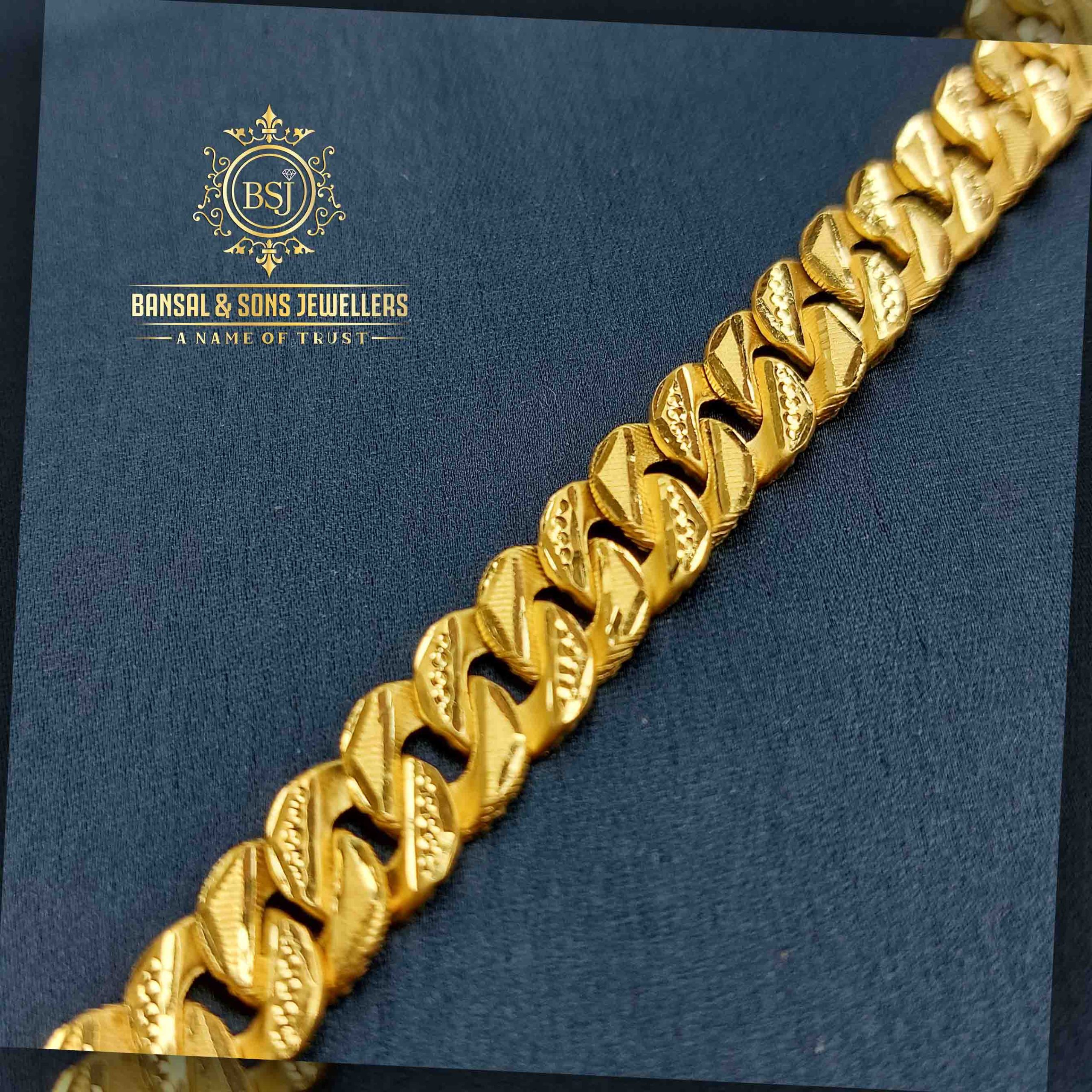 20. Gold gents bracelet - Image 3