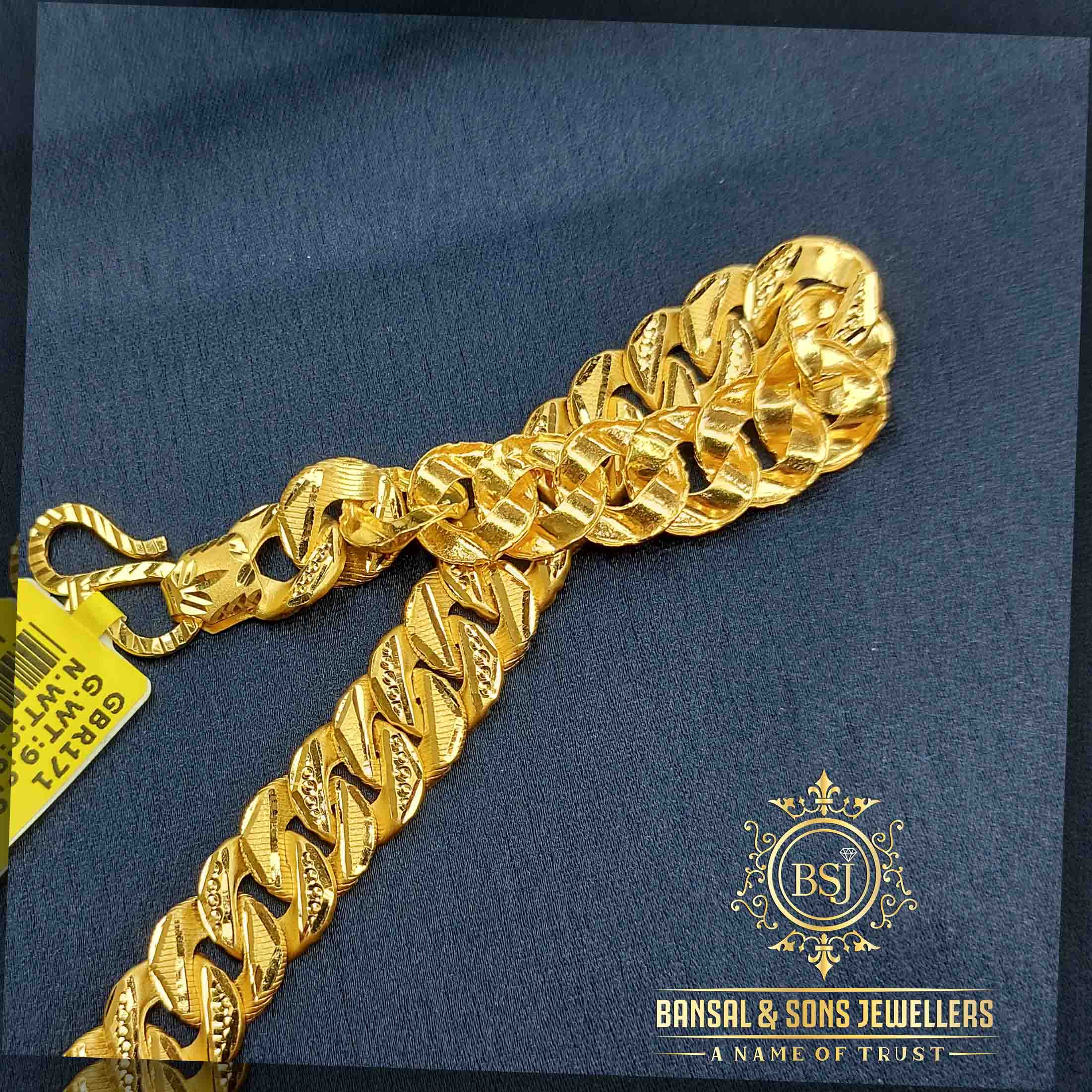 20. Gold gents bracelet - Image 2