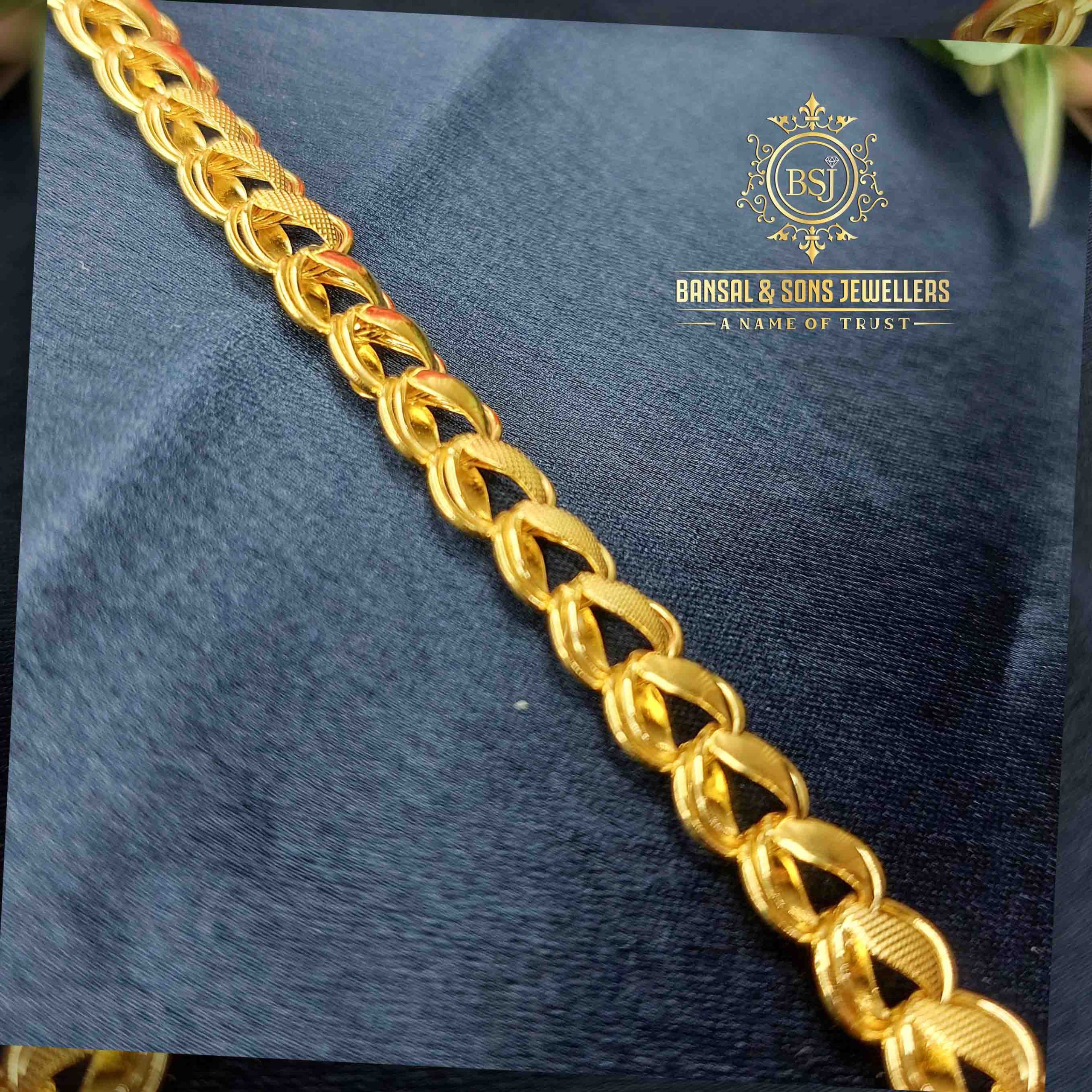 7. Gold gents bracelet - Image 2