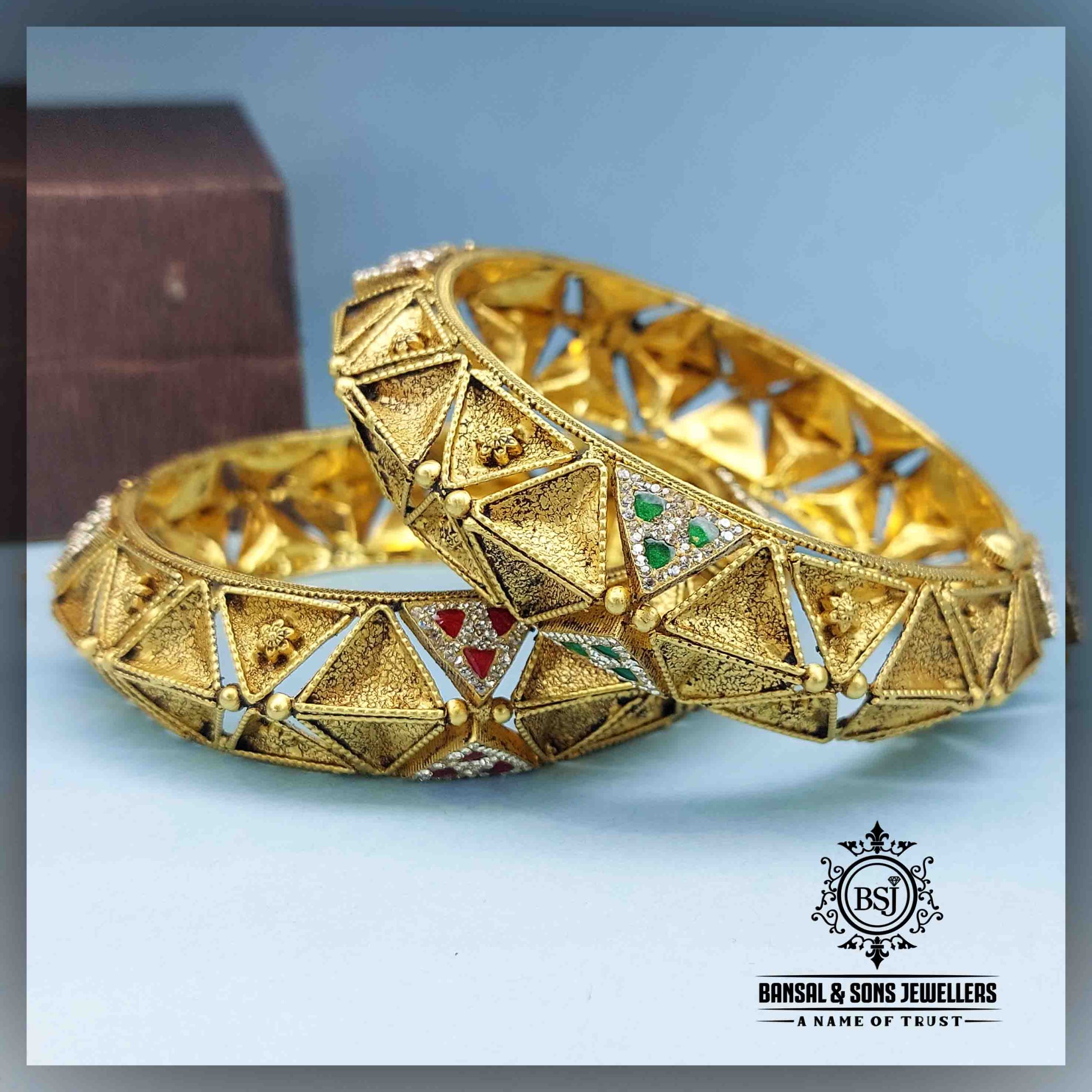 14. Antique bangle - Image 3