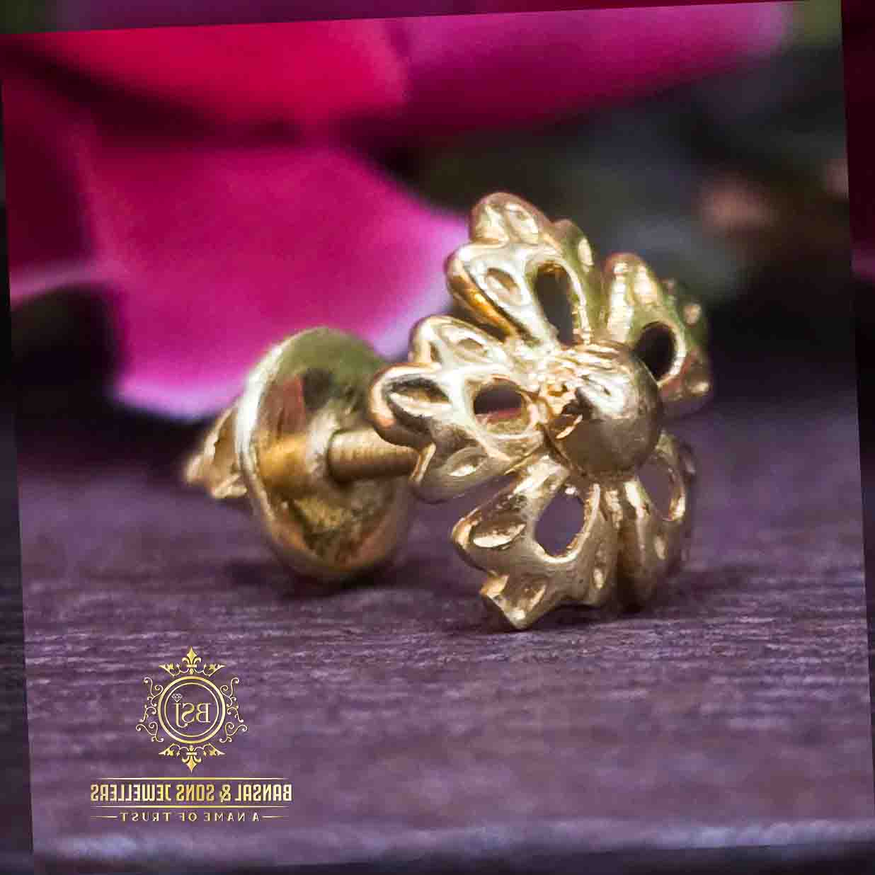 18. Gold earring - Image 4