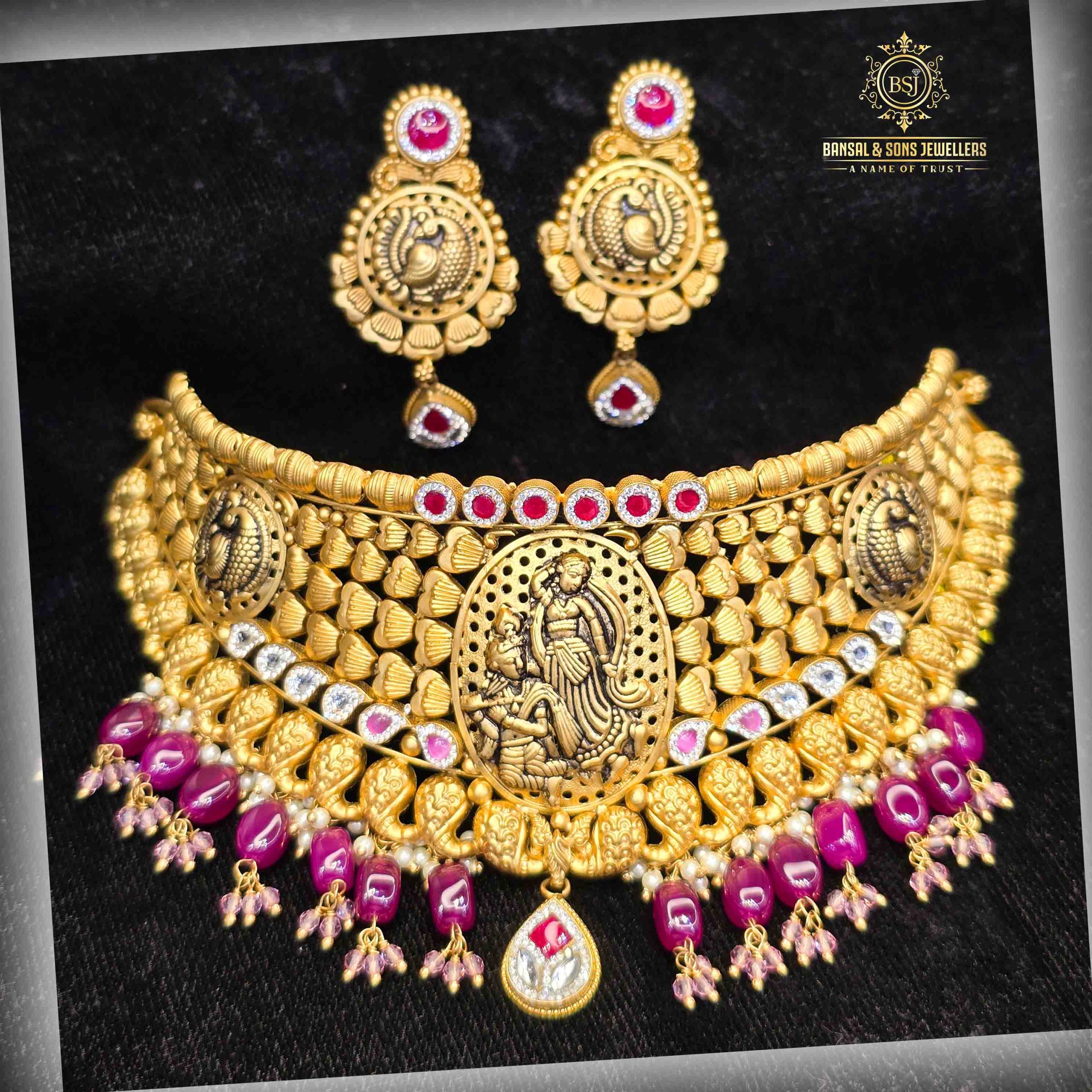 26. Antique choker set