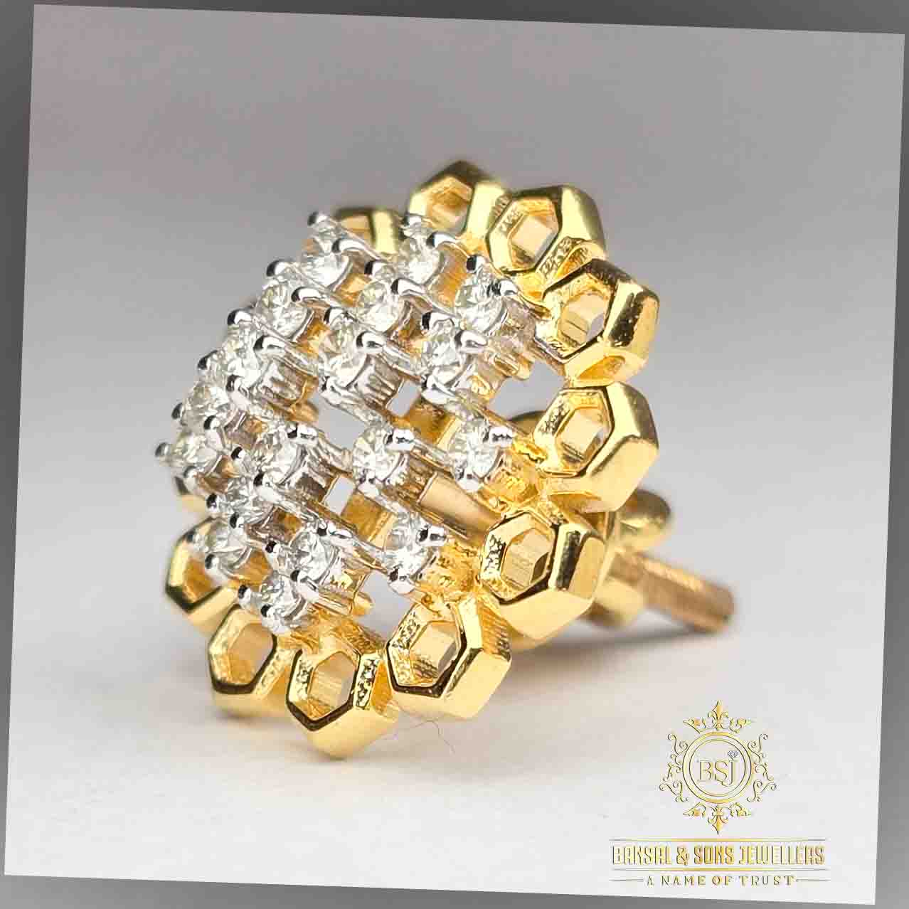 21. Diamond earring - Image 3