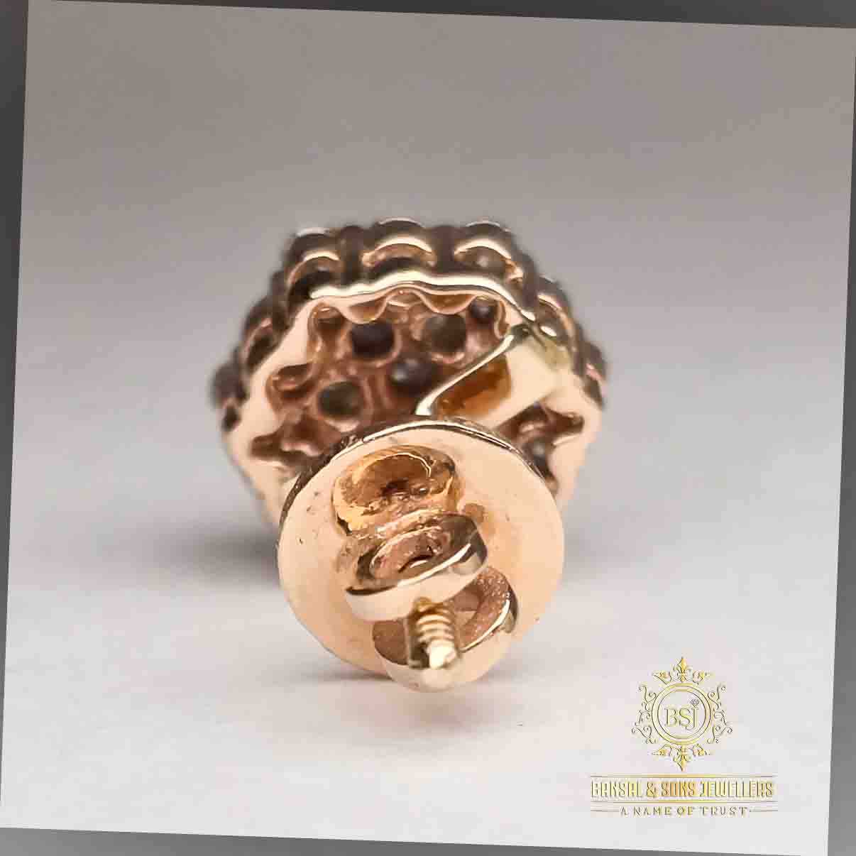 23. Diamond earring - Image 4