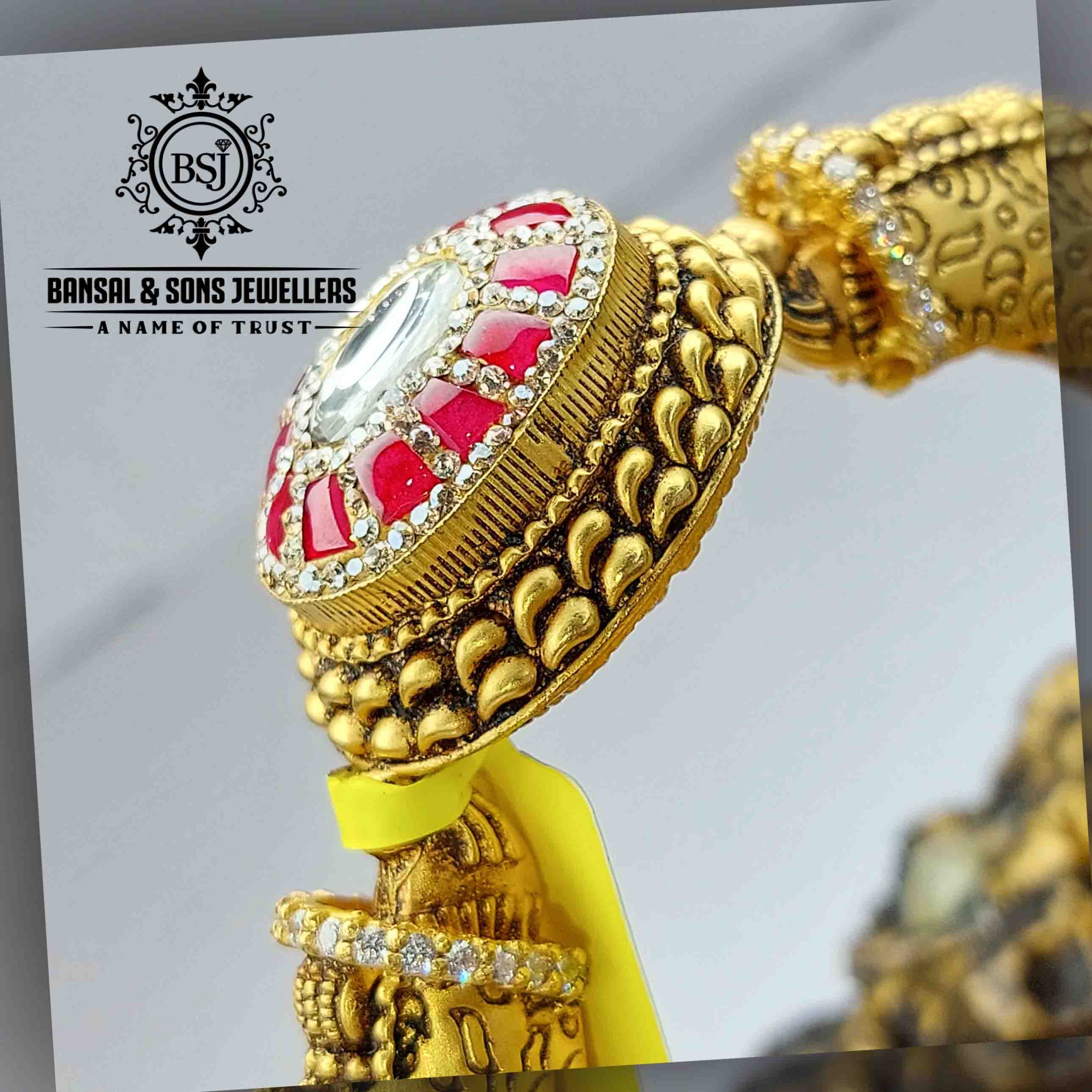 16. Antique bangle - Image 2