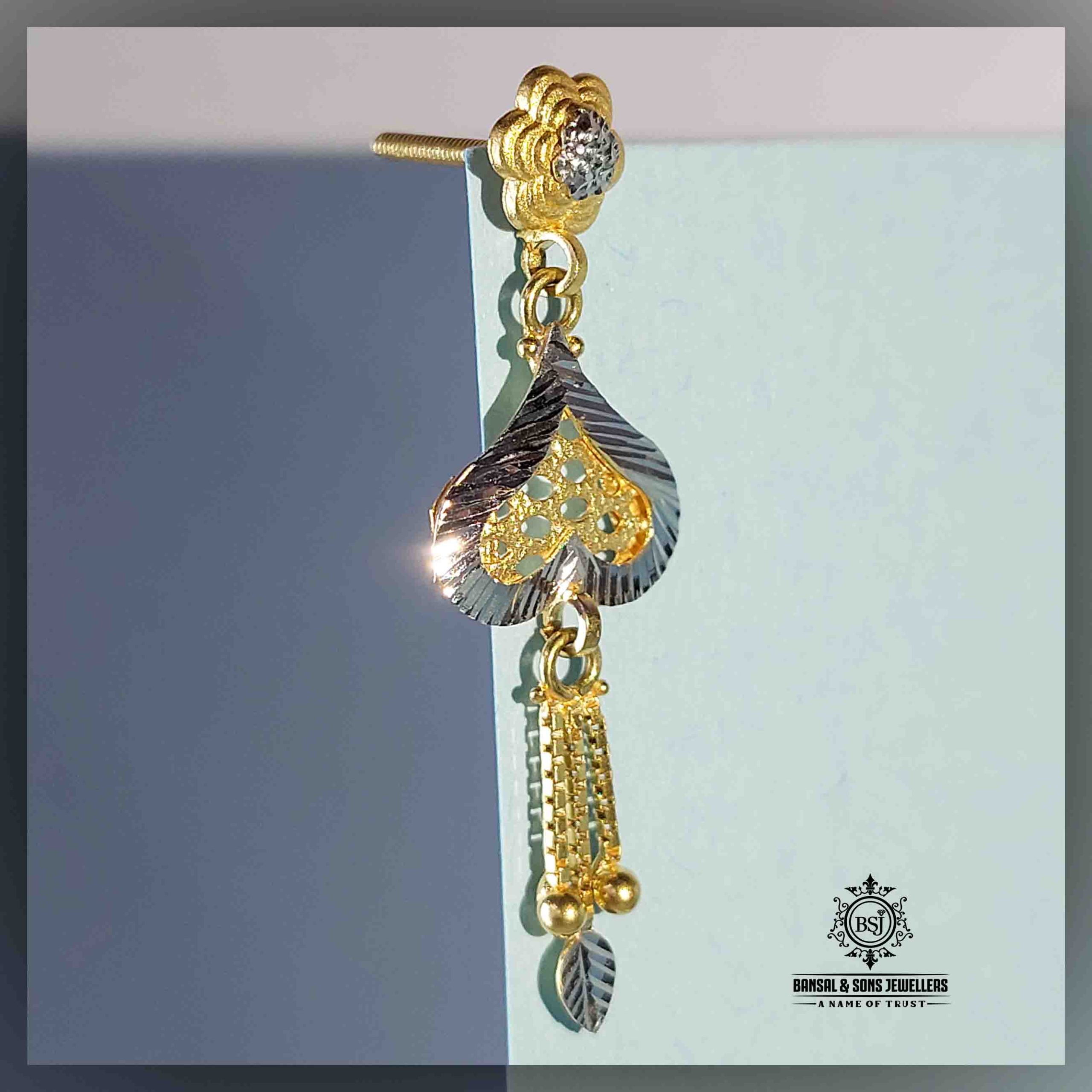 29. Gold earring - Image 2